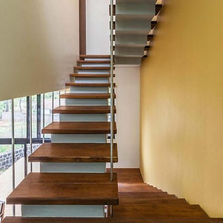 Villa Foresta By Stayvista With Modern Decor, Swimming Pool & Expansive Lawn For A Perfect Escape Лонавала Екстериор снимка