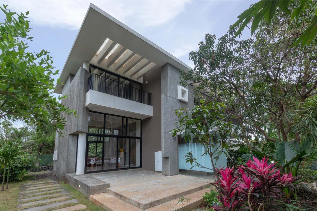 Villa Foresta By Stayvista With Modern Decor, Swimming Pool & Expansive Lawn For A Perfect Escape Лонавала Екстериор снимка