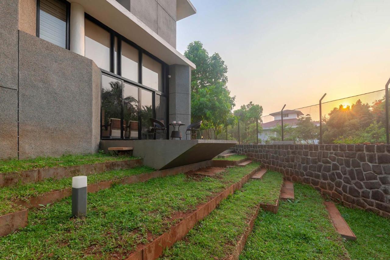 Villa Foresta By Stayvista With Modern Decor, Swimming Pool & Expansive Lawn For A Perfect Escape Лонавала Екстериор снимка