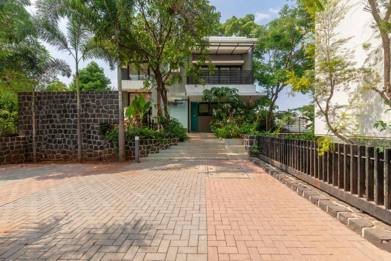 Villa Foresta By Stayvista With Modern Decor, Swimming Pool & Expansive Lawn For A Perfect Escape Лонавала Екстериор снимка