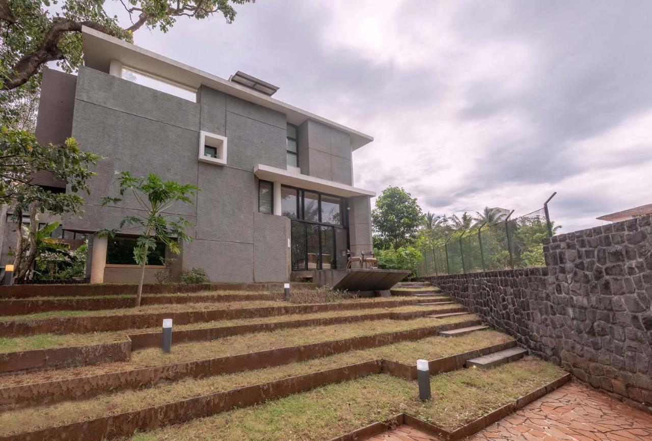 Villa Foresta By Stayvista With Modern Decor, Swimming Pool & Expansive Lawn For A Perfect Escape Лонавала Екстериор снимка