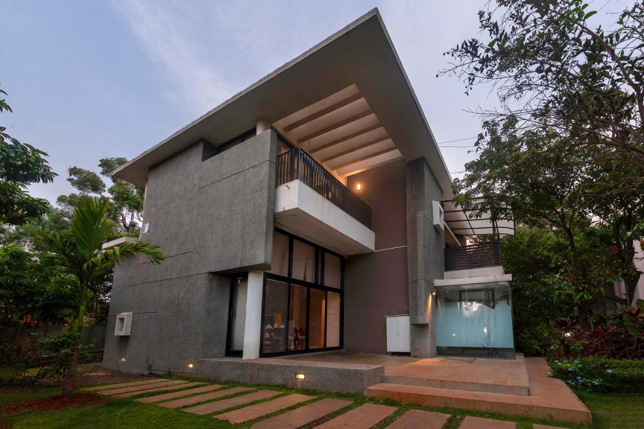 Villa Foresta By Stayvista With Modern Decor, Swimming Pool & Expansive Lawn For A Perfect Escape Лонавала Екстериор снимка