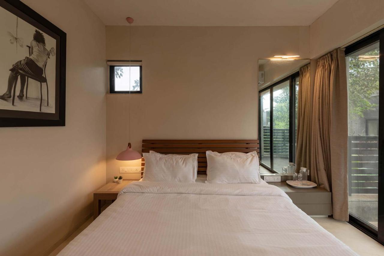 Villa Foresta By Stayvista With Modern Decor, Swimming Pool & Expansive Lawn For A Perfect Escape Лонавала Екстериор снимка