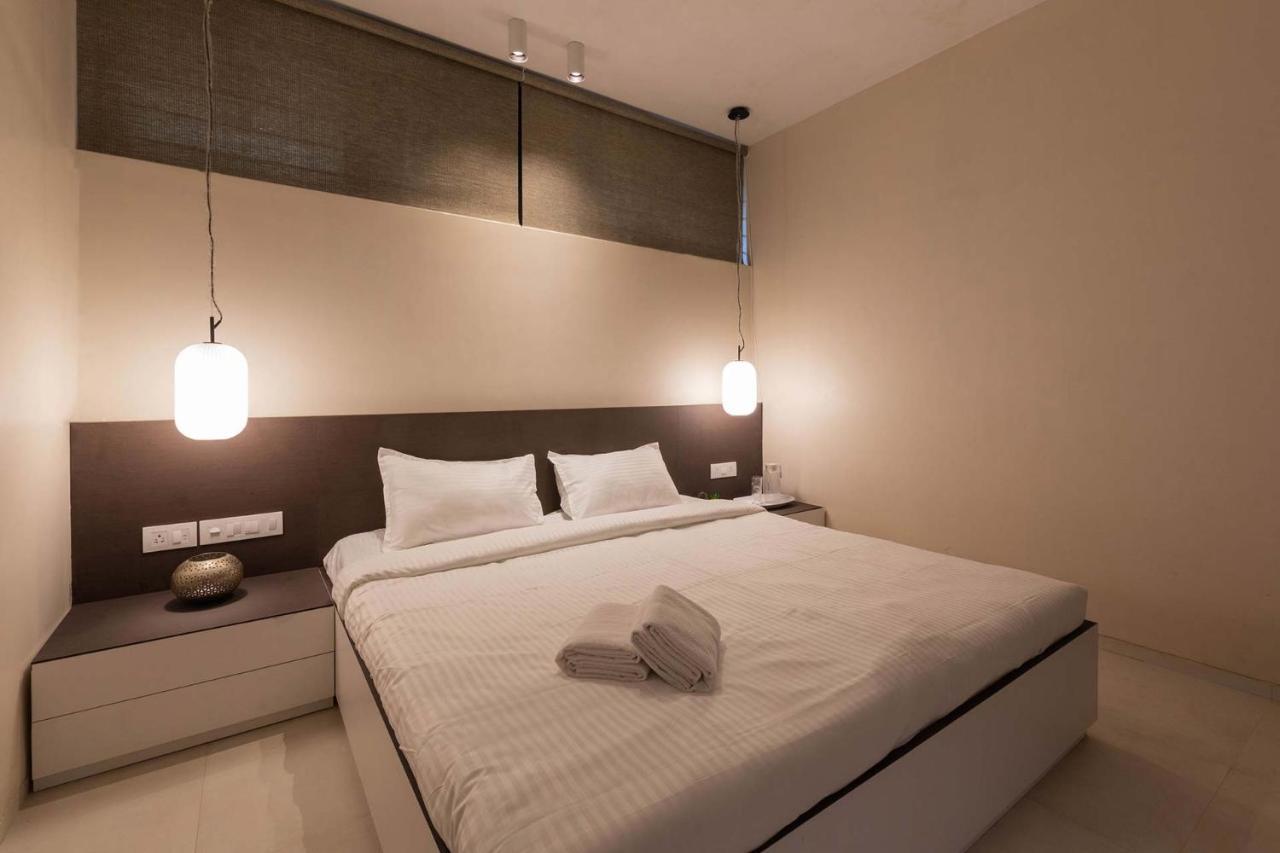 Villa Foresta By Stayvista With Modern Decor, Swimming Pool & Expansive Lawn For A Perfect Escape Лонавала Екстериор снимка